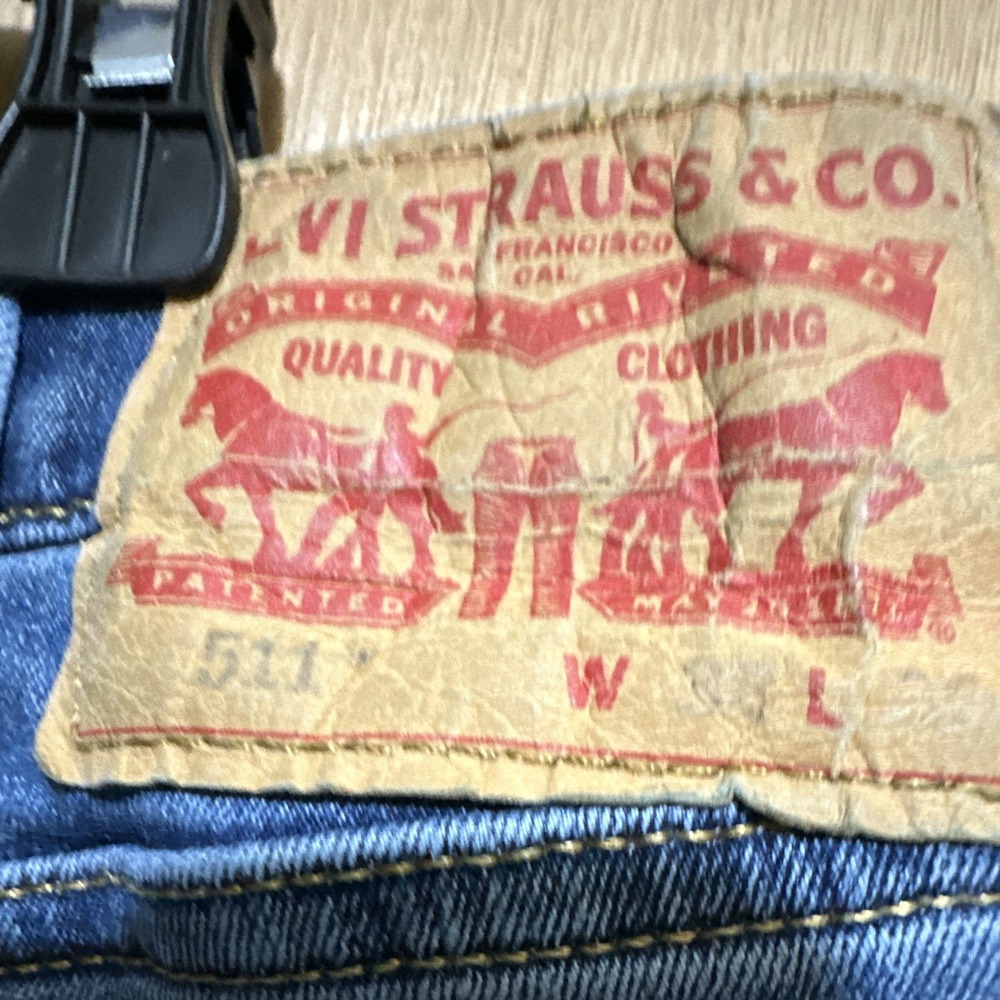 Levi's Men's Regular Fit Straight Blue Medium Wash Denim Jeans 5-Pocket Zip - Picture 2 of 10